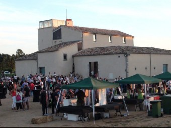 Les veles dels restaurants de Vilablareix a tocar Can Gruart durant la primera edició dels “Tastets de Tardor”