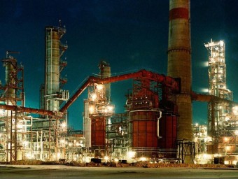 La indústria petroquímica és una de les més potents de la regió d'Omsk.  ARXIU