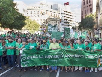 La comunitat docent i milers de ciutadans van sortir al carrer diumenge en contra la política educativa de Bauzá EFE