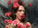 Marta Carrasco , en una imatge prou explícita de ‘B. Flowers', que estrena avui a La Planeta de Girona. DAVID RUANO