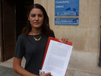 Mireia Mollà presenta l'escrit de demanda. EL PUNT AVUI