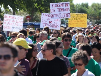 Centenars de persones han participat en la manifestació a les Cases d'Alcanar contra Castor ELISABETH MAGRE