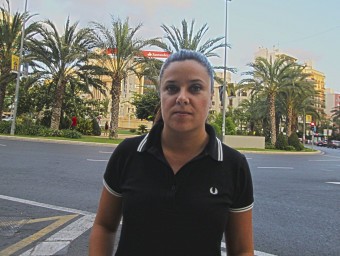 La diputada del CUP, Pilar Vallet, a la ciutat d'Alacant. B. VIDAL