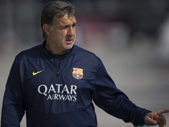 El tècnic del FC Barcelona Gerardo ‘Tata' Martino durant l'entrenament d'aquest diumenge EFE