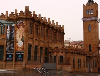 La fàbrica Casaramona, a Montjuïc de Barcelona, es va transformar en Caixafòrum el 2002.  ARXIU