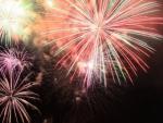 El castell de focs, amb la gran roda de Fires al fons a la dreta LLUÍS SERRAT