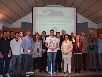 La foto de família , amb els premiats i els organitzadors del circuit DIPUTACIÓ DE BARCELONA