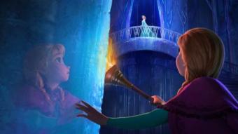 Anna i, al fons, Elsa, les princeses protagonistes de 'Frozen' DISNEY
