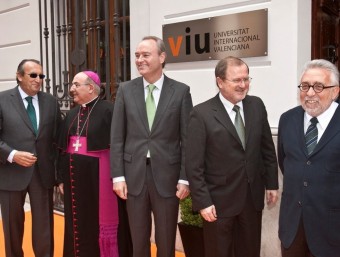 El president Fabra i altres polítics i eclesiàstics en la inauguració de la VIU a Castelló. EL PUNT AVUI