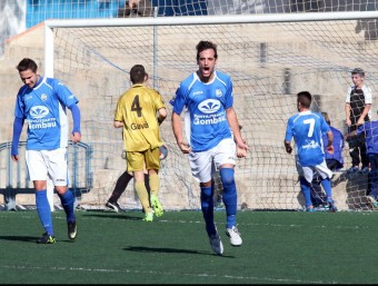 La celebració del primer gol de la Rapitenca J. FERNÁNDEZ