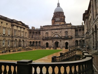 Panoràmica de la Universitat d'Edimburg.  ARXIU