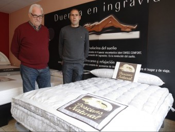 Josep Maria Solé i Xavier Solé a la botiga de la família de Sant Fost de Campsentelles  QUIM PUIG
