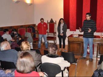Reunió de l'alcalde de Morella amb els usuaris del Teleassistència. EL PUNT AVUI