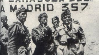 Gastone Gambara, a la dreta de la imatge, amb comandaments del Corpo Truppe Volontarie (CTV) durant la Guerra Civil