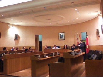 Sala de Plens de Paterna amb la bancada de l'oposició buida completament. C. CHIRIVELLA