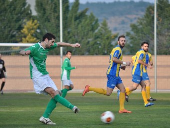 Una jugada ofensiva de l'Ascó durant el partit d'ahir contra el Palamós IRIS SOLÀ