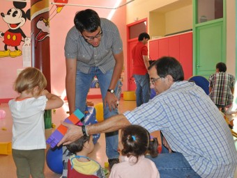 Visita de l'alcalde de Morella a l'escoleta infantil del poble.