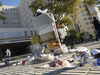 Aspecte dels carrers d'Alacant per la vaga de fem. AGÈNCIES