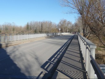 Un dels dos ponts existents en el traçat de la carretera BV5121 que uneix el centre de Tordera amb el barri de Sant Pere. T.M