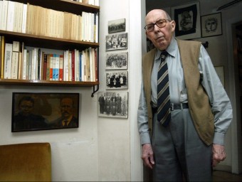 L'escriptor i pedagog JOAN TRIADÚ (1921 -2010), EN UNA IMATGE D'ARXIU EL PUNT AVUI
