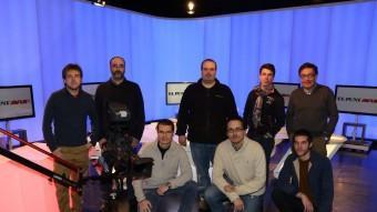 L'actual equip tècnic del nou canal Punt Avui Televisió, fotografiat ahir en un dels platós de Sant Just Desvern ANDREU PUIG