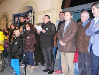 Imatge de la concentració d'ahir a la plaça de l'Ajuntament de Sant Andreu de Llavaneres. A. LLAVANERES