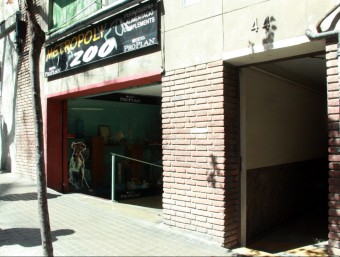 Portal de l'edifici on aquest dilluns s'ha fet un dels escorcolls, al carrer Escultor Llimona de Nou Barris ACN