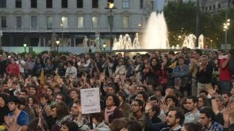 Una assemblea del moviment 15-M a la plaça Catalunya l'any 2011, el fenomen que exemplifica el canvi participatiu dels ciutadans en la societat JOSEP LOSADA