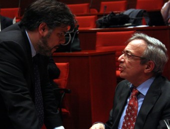 Els diputats Albert Batet (CiU) i Xavier Sabaté (PSC), aquest dimecres a la Comissió d'Economia del Parlament ACN