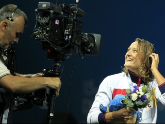 Mireia Belmonte amb una de les tres medalles del mundial de Barcelona EFE