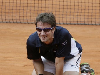 Robredo celebra el triomf èpic sobre Almagro a Roland Garros KENZO TRIBOUILLARD / AFP