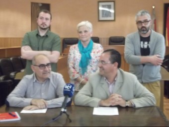 Roda de premsa conjuntade l'oposició i les seccions sindicals. EL PUNT AVUI