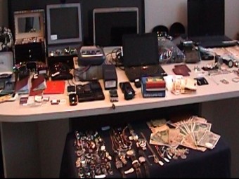 Objectes robats per l'organització de lladres que ha estat desmantellada pels Mossos ACN