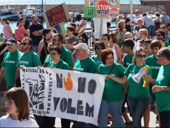 Milers de persones es van manifestar a Alcanar el passat mes d'octubre contra el Castor. ARXIU