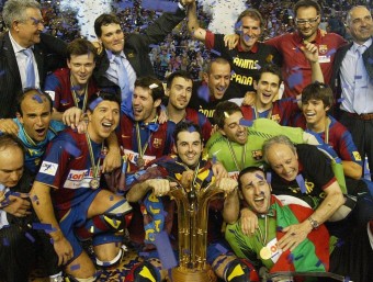 Els jugador del Barça celebren en el Palau Blaugrana el darrer títol de la lliga europea guanyada a casa l'11 de maig del 2008 ANDREU PUIG