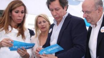 Alícia Sánchez-Camacho, Carlos Floriano i Santi Fisas, fent campanya a Figueres ACN