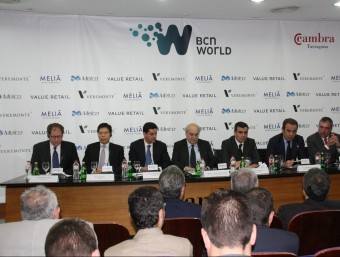 Just fa un any, el 30 de maig del 2013 es va presentar els primers inversors del projecte amb el logo de BCN World. ACN