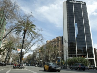 Imatge de la seu de Banc Sabadell a Barcelona.  JOSEP LOSADA