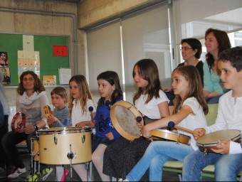 Una imatge d'una sessió d'aula musical de la Selva (AMLS), del Consell Comarcal. EL PUNT AVUI