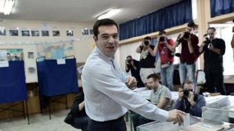 El líder de Syriza ahir votant
