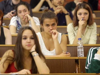 Estudiants durant la prova de selectivitat d'aquest 2014 JUANMA RAMOS