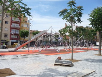 La remodelació de la plaça Espanya de Pineda de Mar s'ha d'inaugurar aquest dissabte. T.M