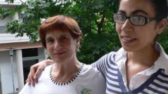 Maria Teresa Taberner i Siham Ouali no es coneixien però han sabut entendre's i estimar-se PAU LANAO