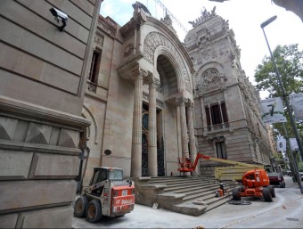 La façana ja remodelada del Palau de Justícia , seu de l'Audiència de Barcelona QUIM PUIG