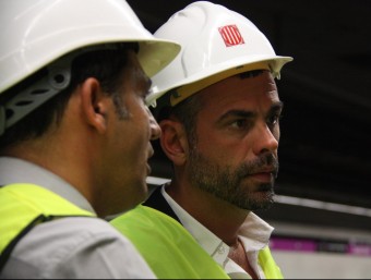 El conseller de Territori i Sostenibilitat, Santi Vila, aquest dijous durant una visita a les obres de la Línia 2 del Metro de Barcelona ACN