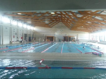 La piscina del complex esportiu de Can Xaubet de Pineda. L'Ajuntament anuncia que assumirà el servei deficitari. T.M