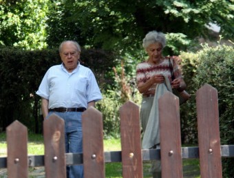 L'expresident Jordi Pujol i la seva dona, Marta Ferrusola, a la sortida de casa seva a Queralbs, a principis d'agost ACN