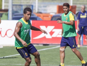 Giovani i Jonathan dos Santos, en un entrenament del Vila-real d'aquesta setmana LEVANTE DE CASTELLÓ