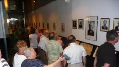 Nombrosos visitants ahn recorregut l'exposició de les bodes d'or. ESCORCOLL