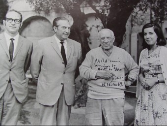 Picasso, amb alguns dels seus amics d'Horta de Sant Joan. EL PUNT AVUI